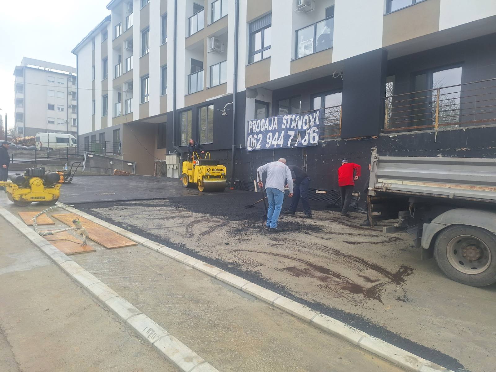 Završni radovi na trotoaru